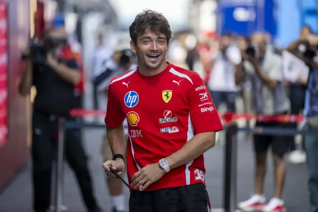 Gulyás Michelle a Magyar Nagydíjon szurkol a Ferrari pilótájának Gulyás Michelle a Magyar Nagydíjon szurkol a Ferrari pilótájának
