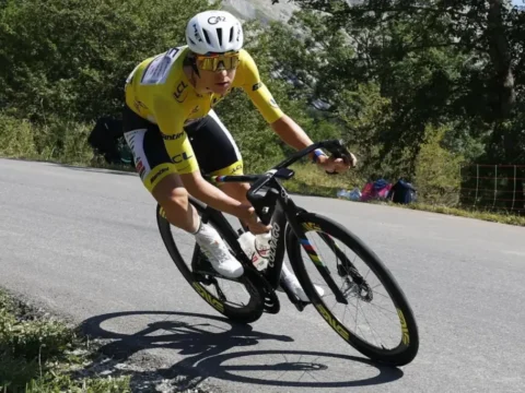 Tadej Pogacar az Alpe d’Huezen aratta idei ötödik szakaszgyőzelmét a Tour de France-on