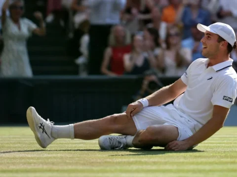 Tündérmese Wimbledonban, ahol máris a kislányát emlegető Zverev ellen hangolnak Tündérmese Wimbledonban, ahol máris a kislányát emlegető Zverev ellen hangolnak