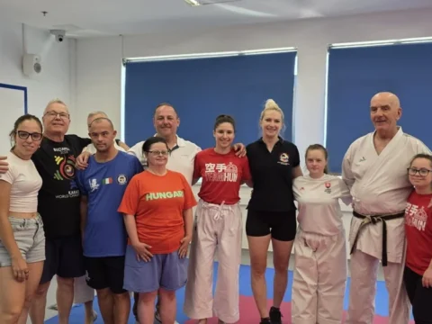 Bajnokok a tatamin és azon túl: Nemzetközi para-karate tábort rendezett a TFSE