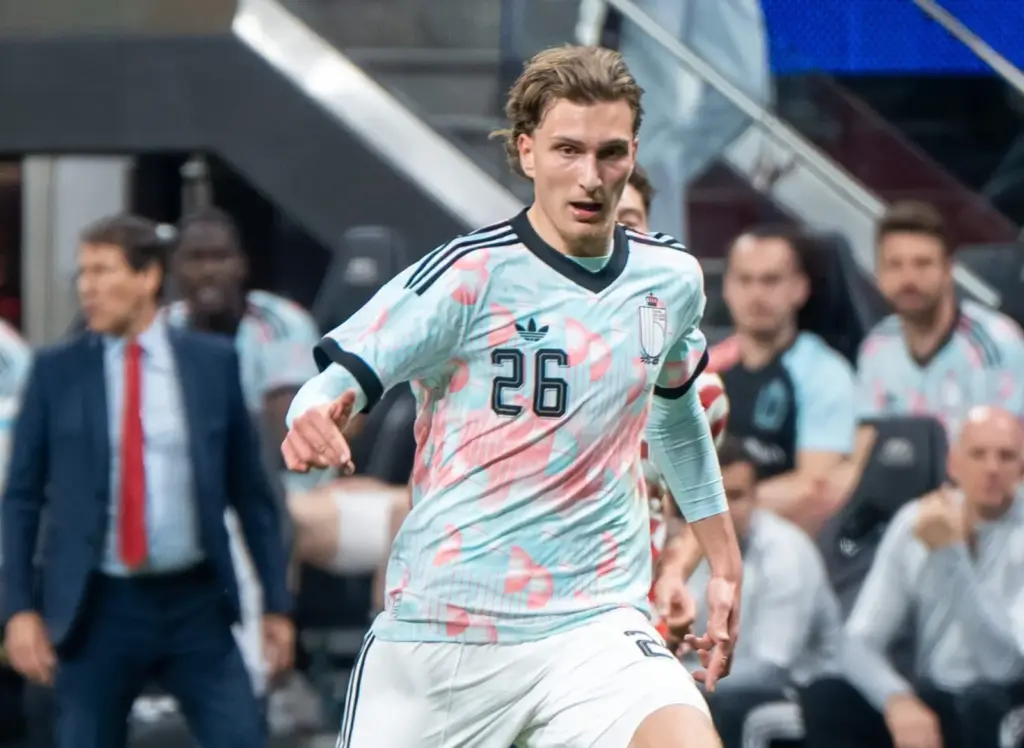 Mika Godts a PSG-hez igazolhat: megállapodott az Ajax tehetsége Mika Godts a PSG-hez igazolhat: megállapodott az Ajax tehetsége