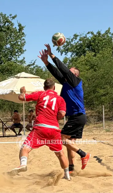 Katasztrófavédelem: Ózdi győzelemmel zárult a XXVII. Tűzkakas Strandfoci-bajnokság Pakson Katasztrófavédelem: Ózdi győzelemmel zárult a XXVII. Tűzkakas Strandfoci-bajnokság Pakson