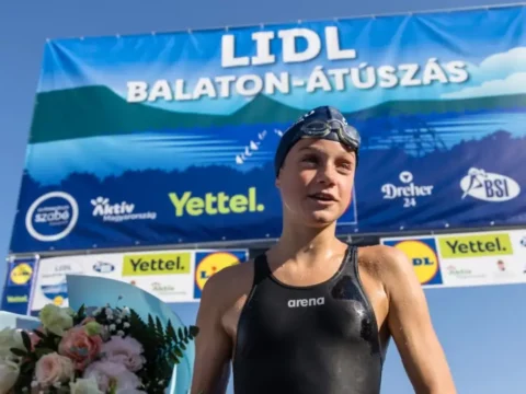 Nagy Nándor és Békési Eszter nyerte a 44. Balaton-átúszást