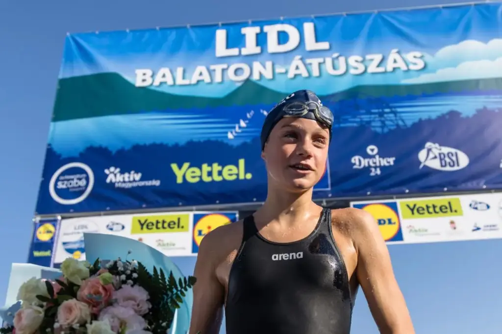 Nagy Nándor és Békési Eszter nyerte a 44. Balaton-átúszást Nagy Nándor és Békési Eszter nyerte a 44. Balaton-átúszást