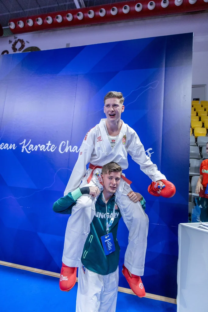 Huszonkét fős válogatott indul a korosztályos karate vb-n Huszonkét fős válogatott indul a korosztályos karate vb-n