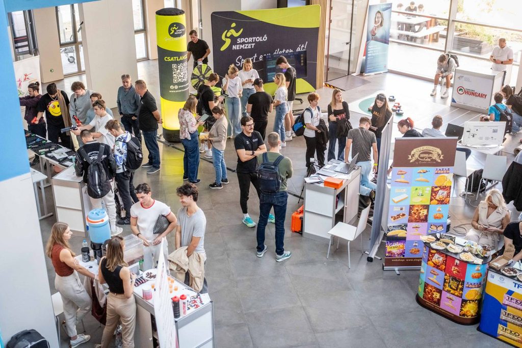 A floor curling is bemutatkozott a IX. Netrisk Sport és Innováció Konferencián A floor curling is bemutatkozott a IX. Netrisk Sport és Innováció Konferencián
